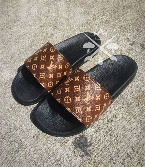 louis vuitton flip flops price.